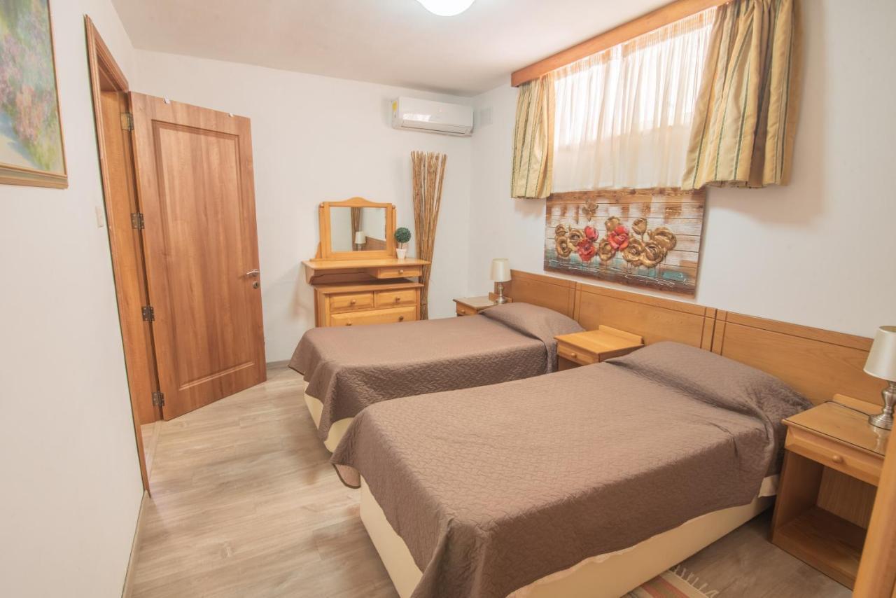 Central Villa Flatlet With Pool - Free Parking And Wifi Lija Exteriér fotografie